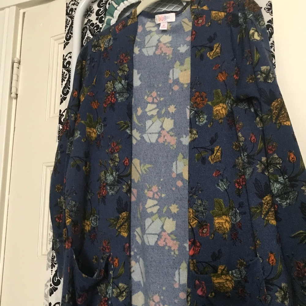 LuLaRoe Medium Sarah duster cardigan